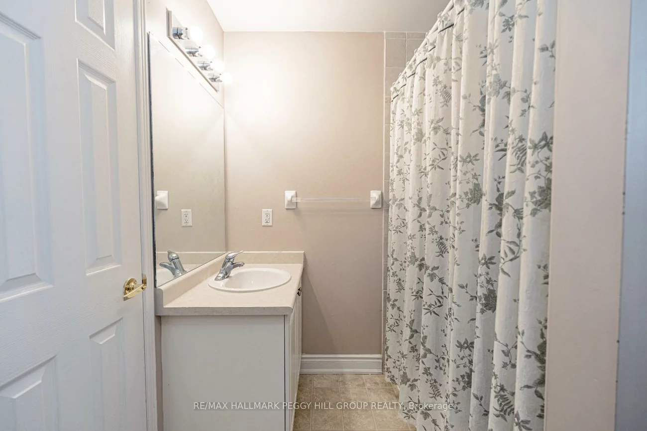 24, Coronation, Innis-Shore, Barrie