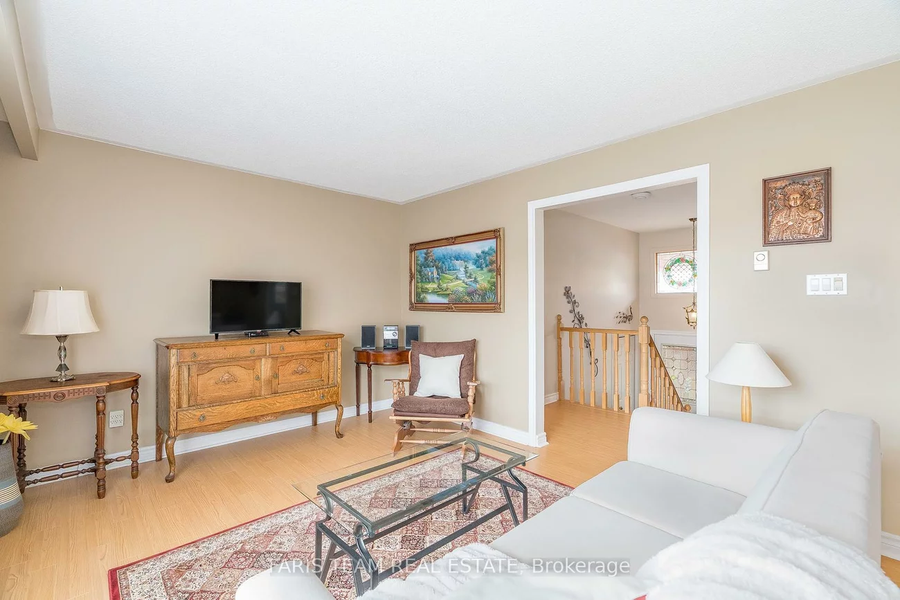 37, Varden, Codrington, Barrie