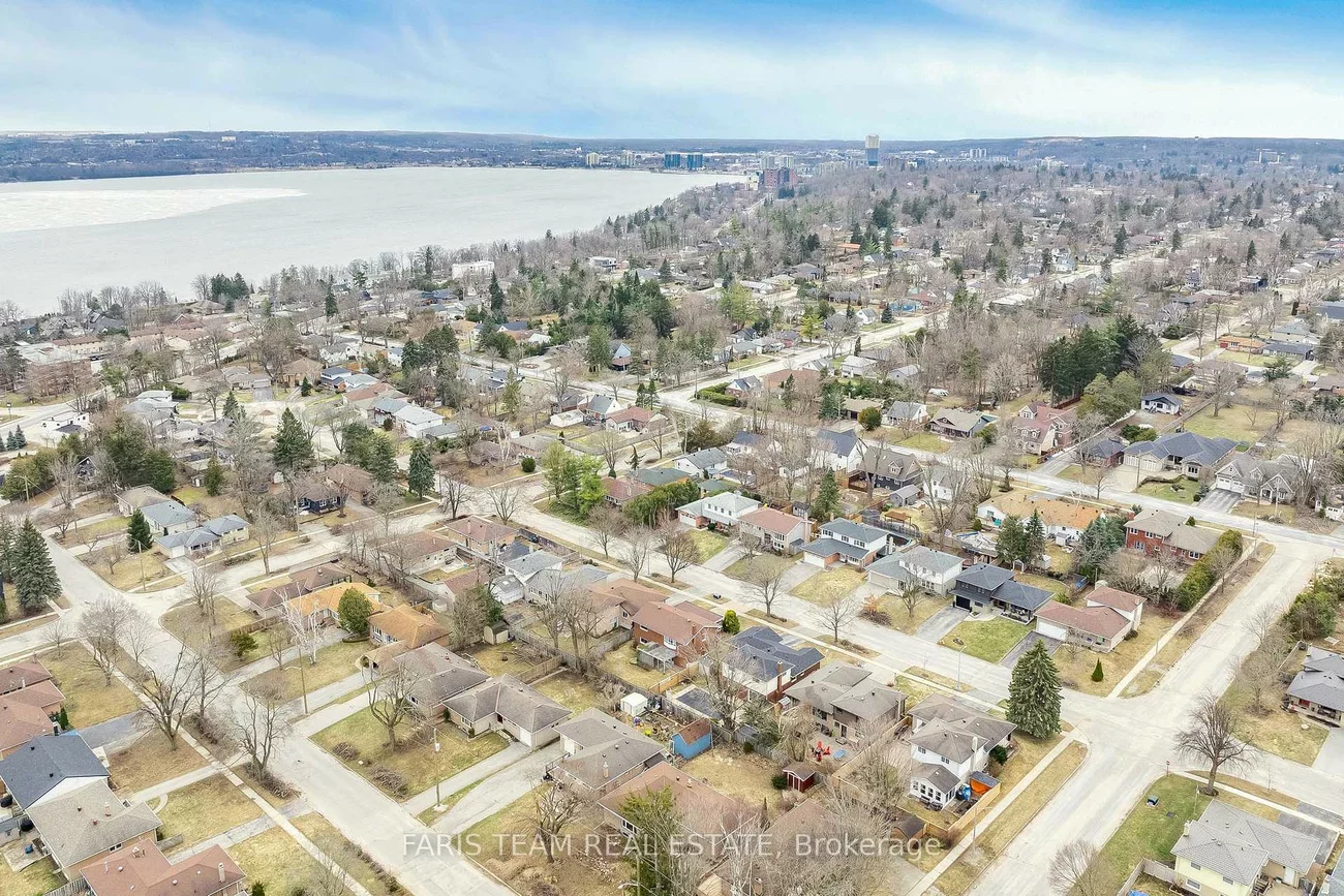 37, Varden, Codrington, Barrie