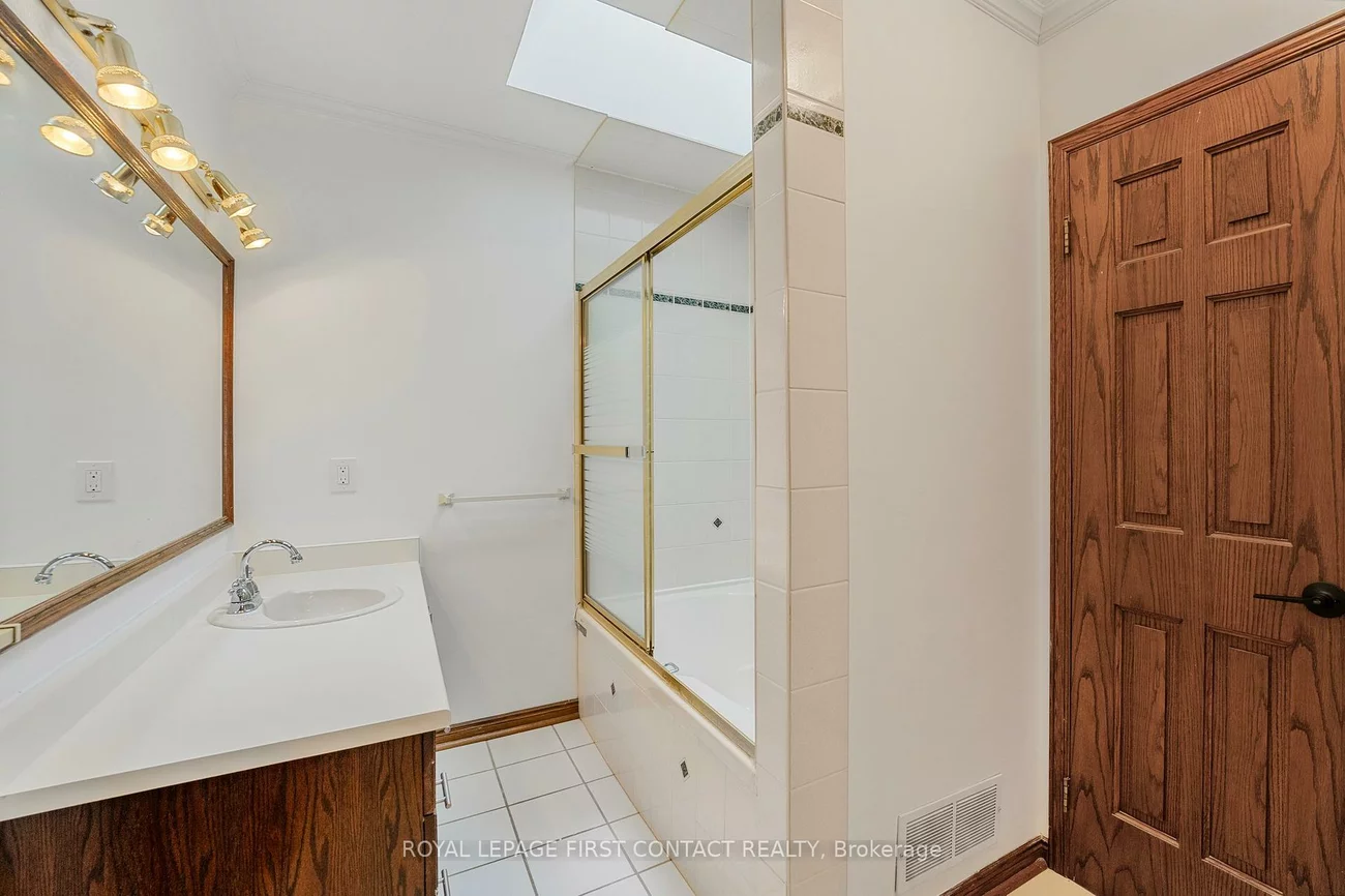 36, Kempenfelt, North Shore, Barrie