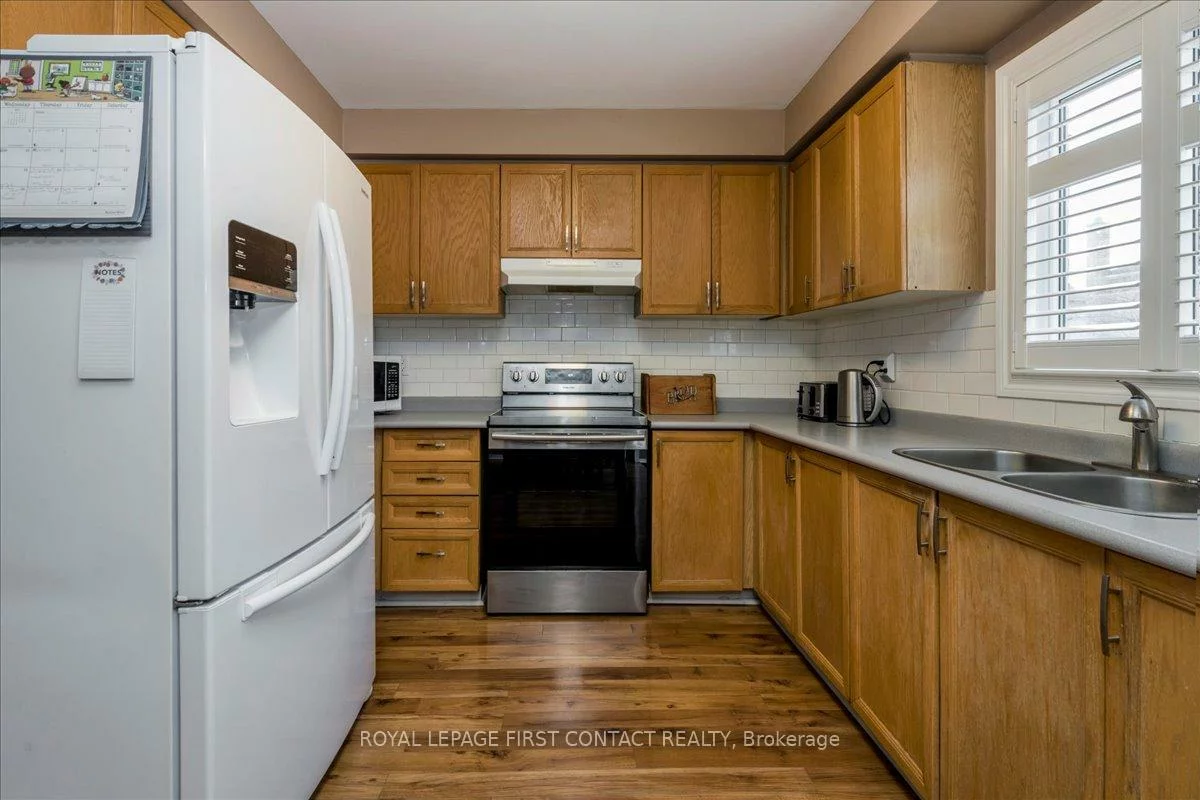 35, Blair, Grove East, Barrie