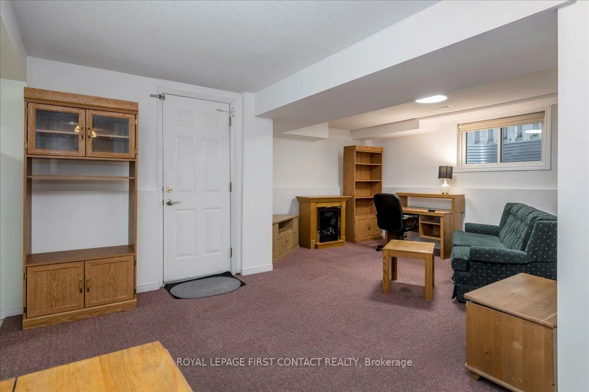 35, Blair, Grove East, Barrie