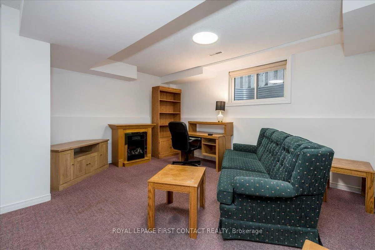 35, Blair, Grove East, Barrie