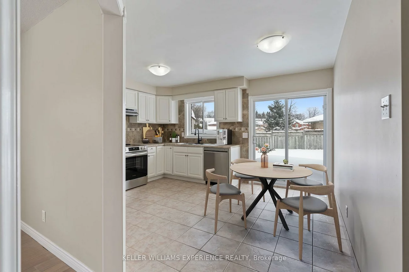 62, Mapleton, Holly, Barrie