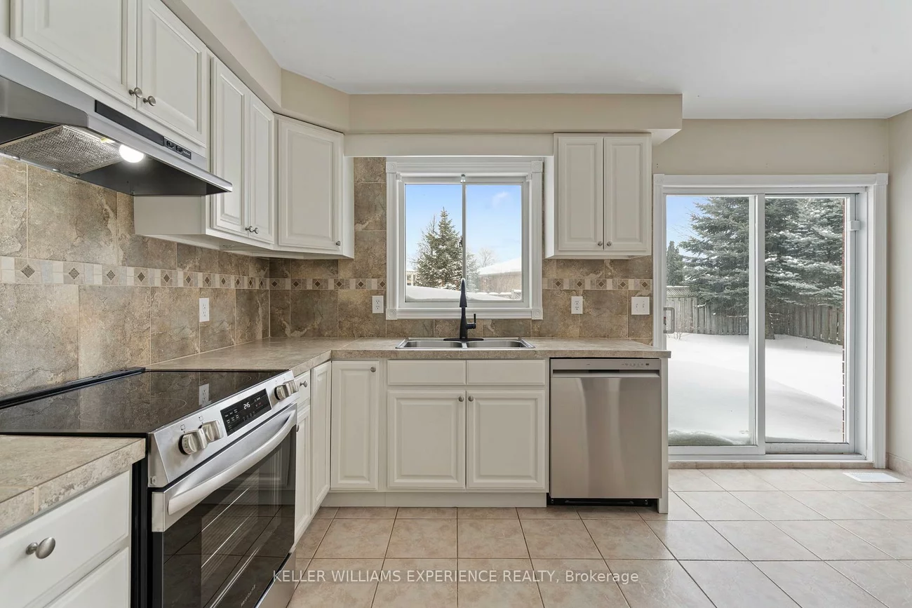 62, Mapleton, Holly, Barrie