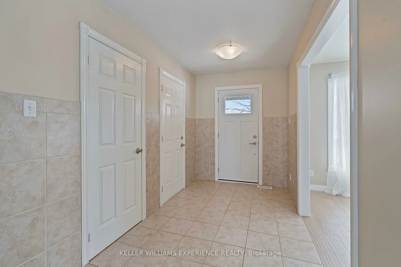 62, Mapleton, Holly, Barrie