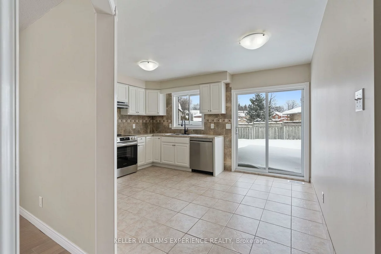 62, Mapleton, Holly, Barrie