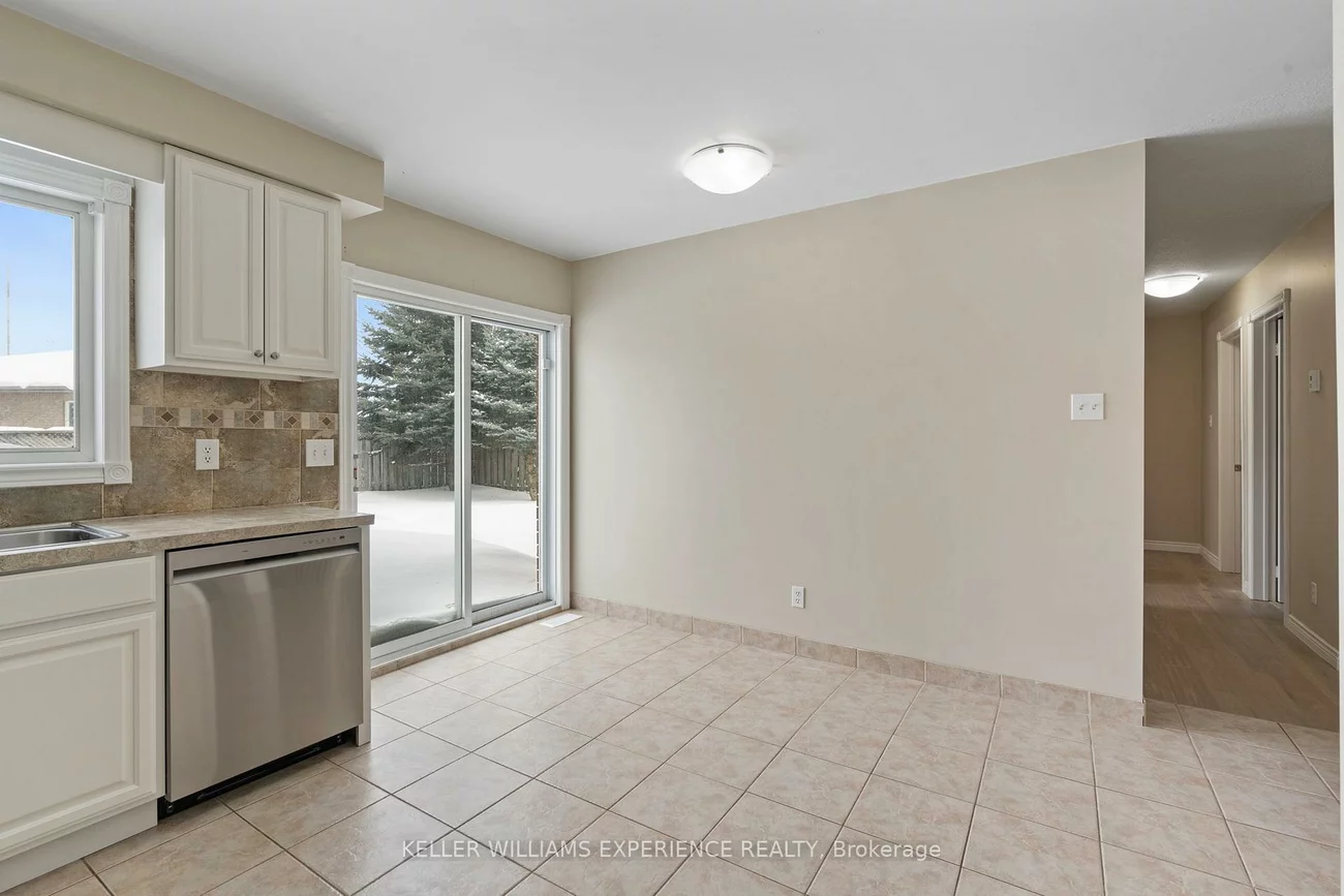 62, Mapleton, Holly, Barrie