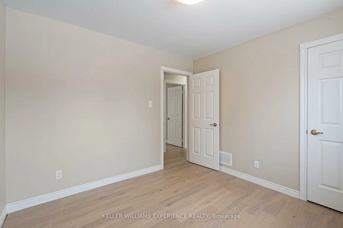 62, Mapleton, Holly, Barrie