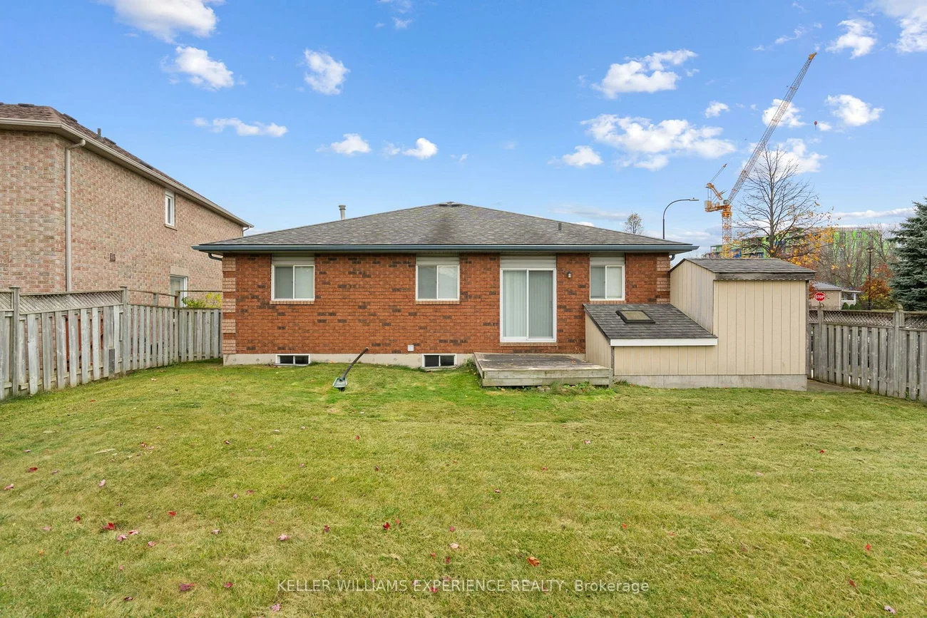 62, Mapleton, Holly, Barrie