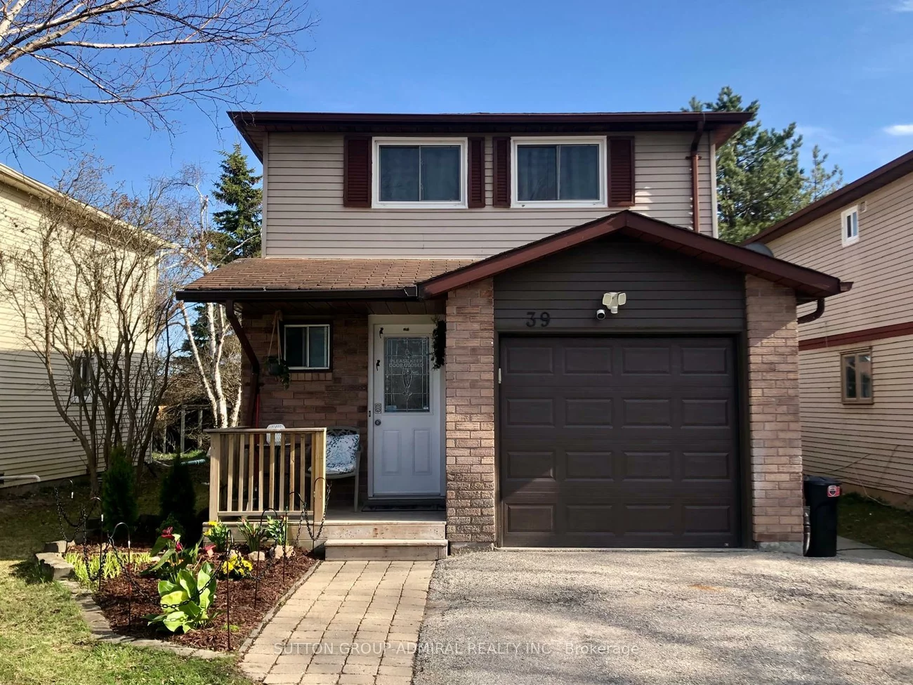 39, Corbett, Grove East, Barrie