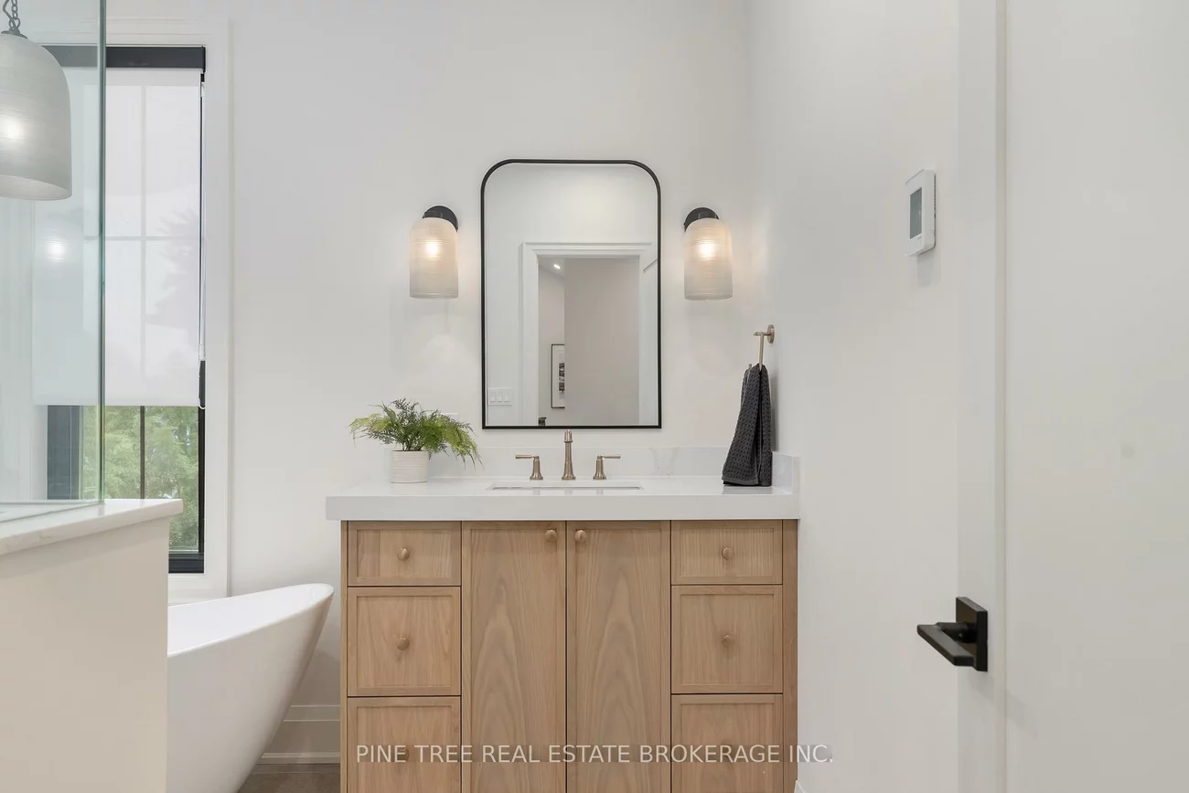 271, Codrington, Codrington, Barrie