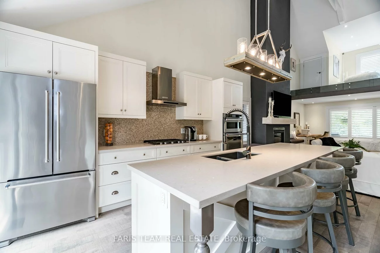 92, Nelson, Codrington, Barrie