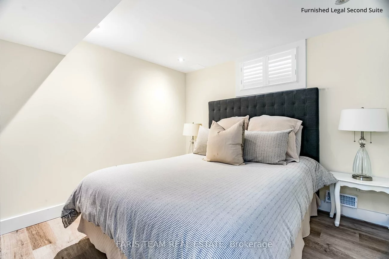 92, Nelson, Codrington, Barrie