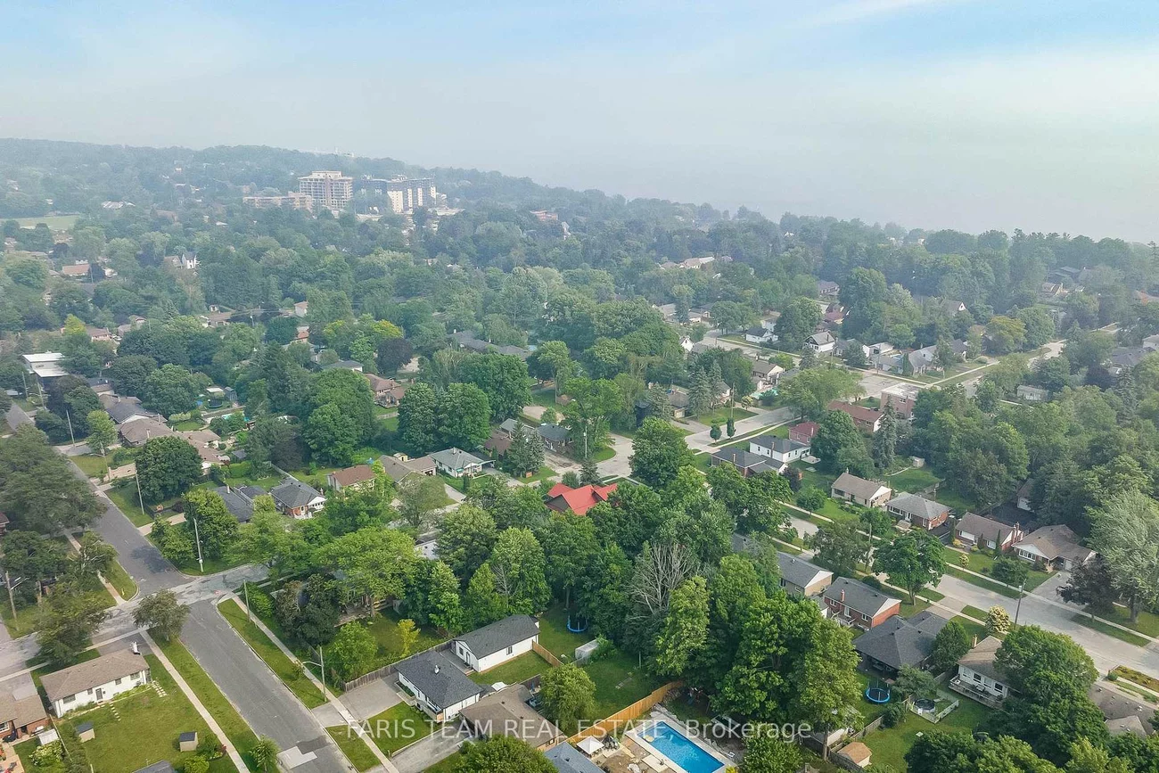 92, Nelson, Codrington, Barrie