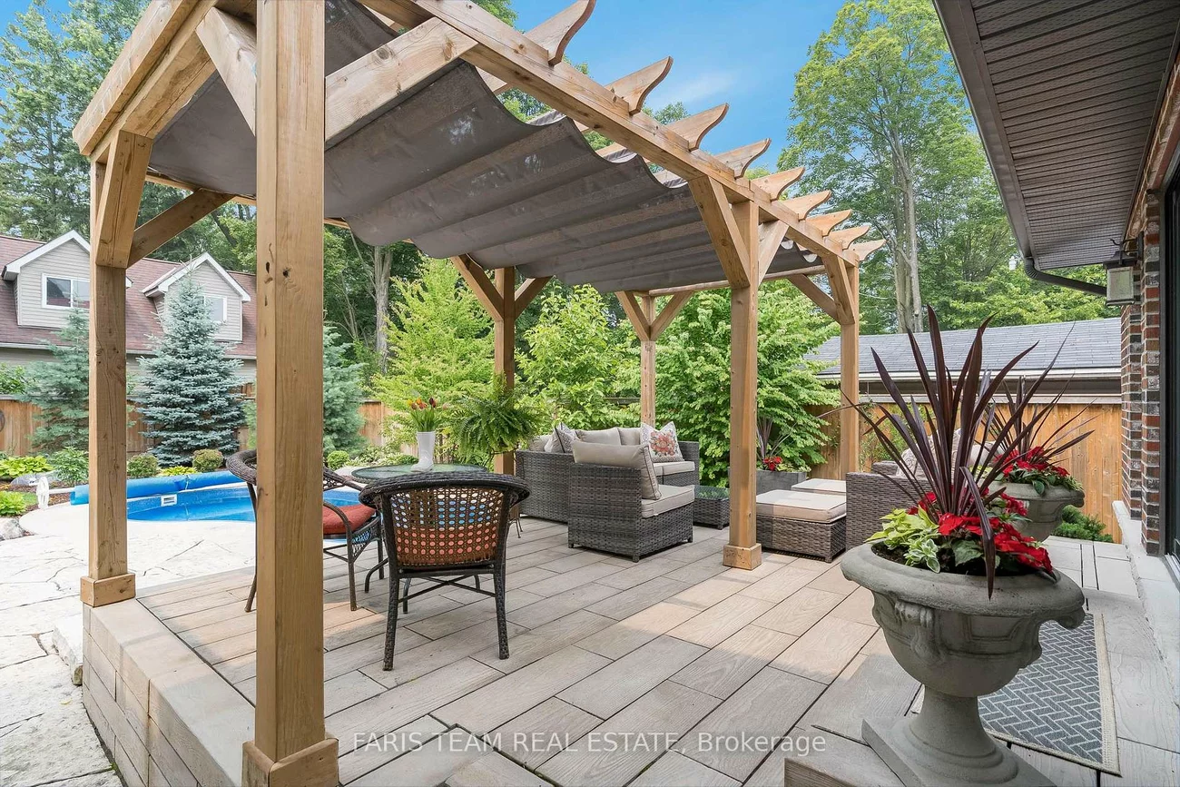 92, Nelson, Codrington, Barrie