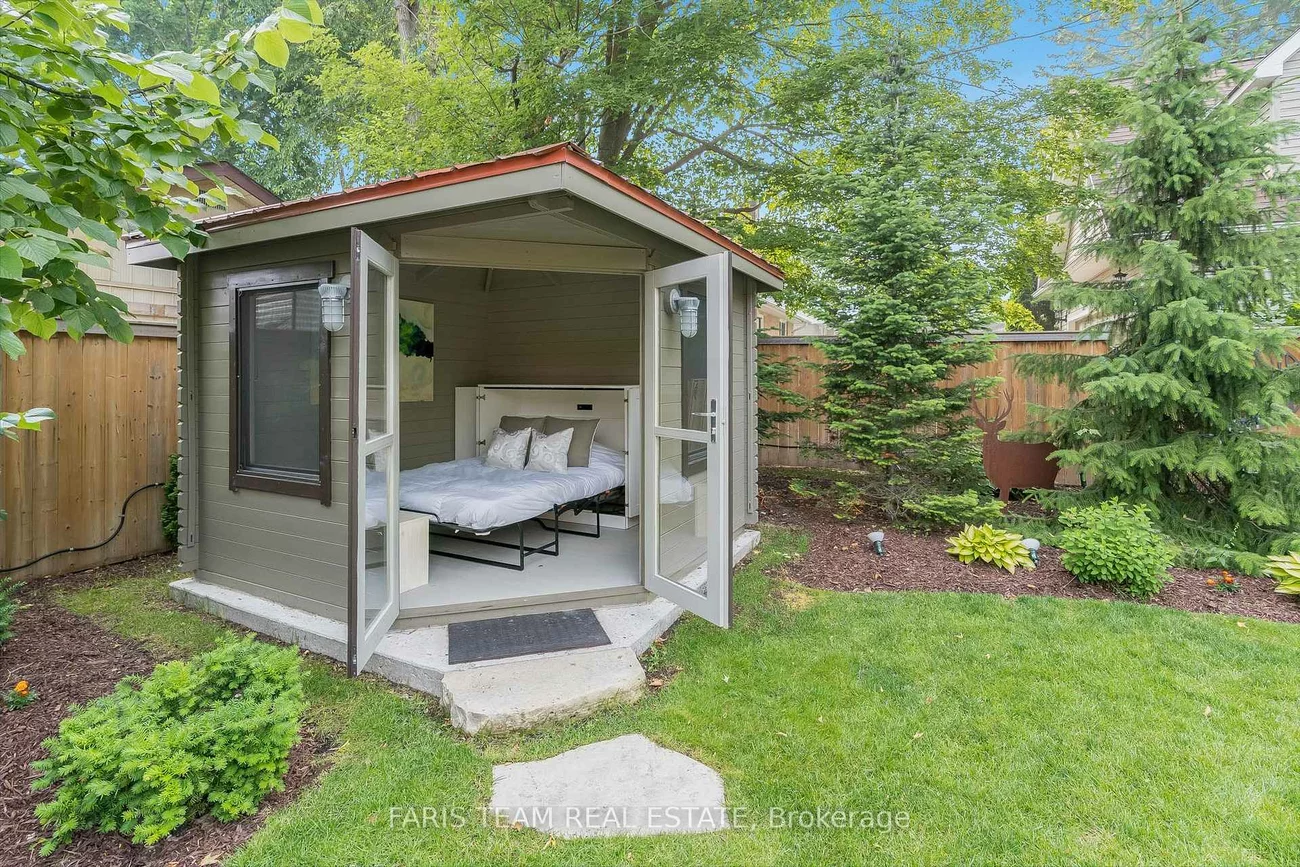 92, Nelson, Codrington, Barrie