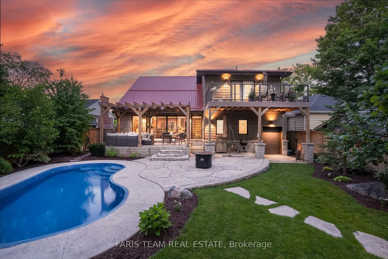 92, Nelson, Codrington, Barrie