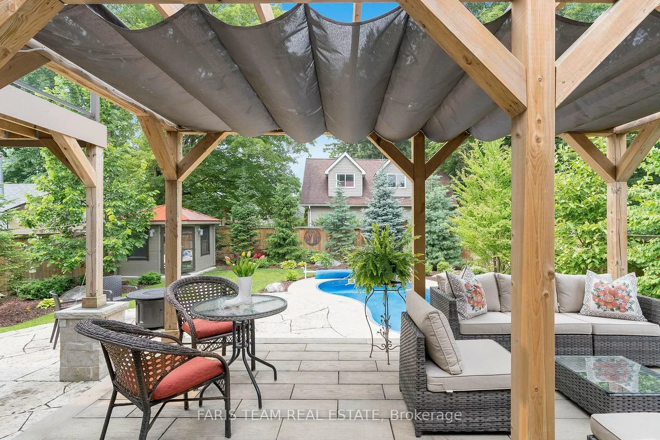 92, Nelson, Codrington, Barrie