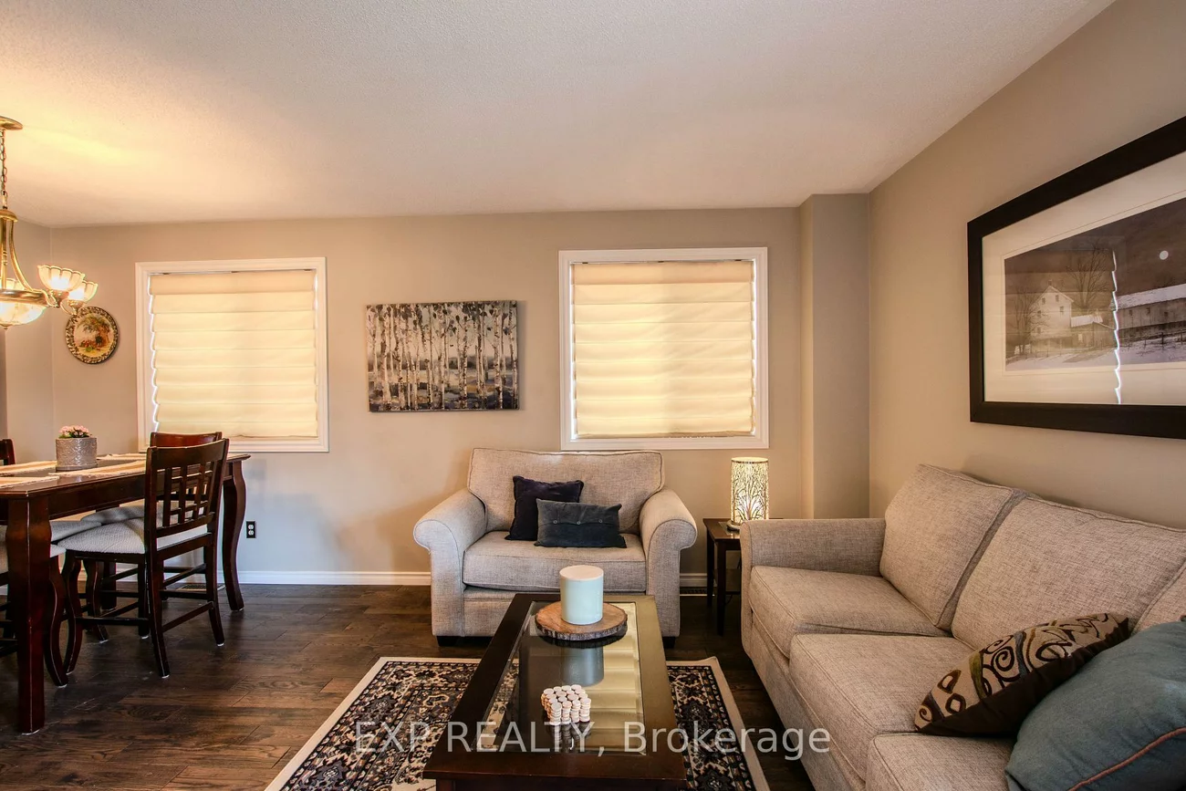 228, Mapleton, Holly, Barrie