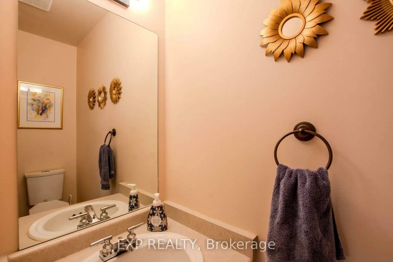 228, Mapleton, Holly, Barrie