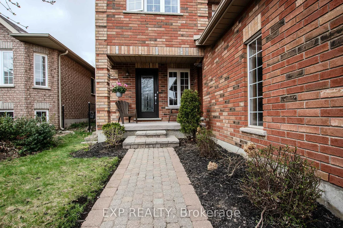 228, Mapleton, Holly, Barrie