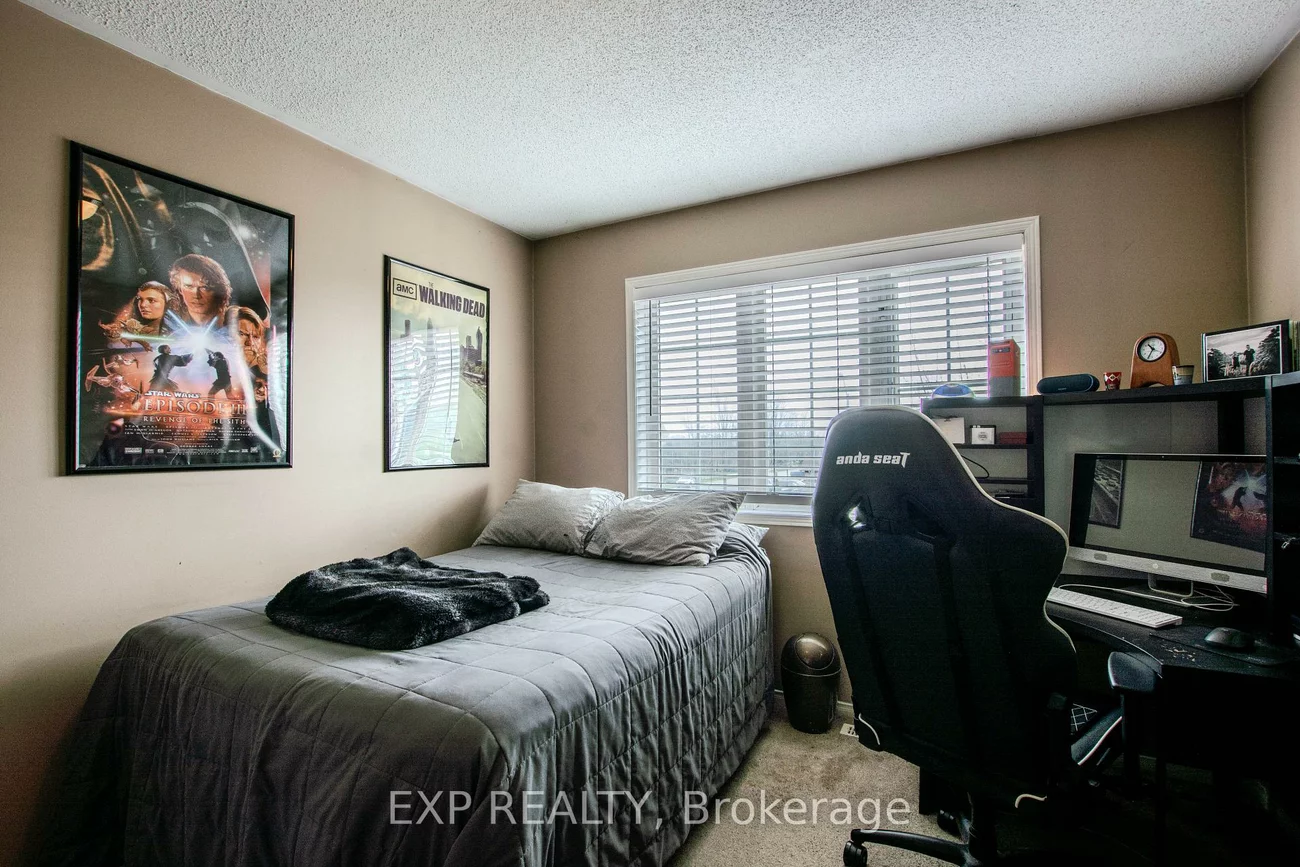 228, Mapleton, Holly, Barrie