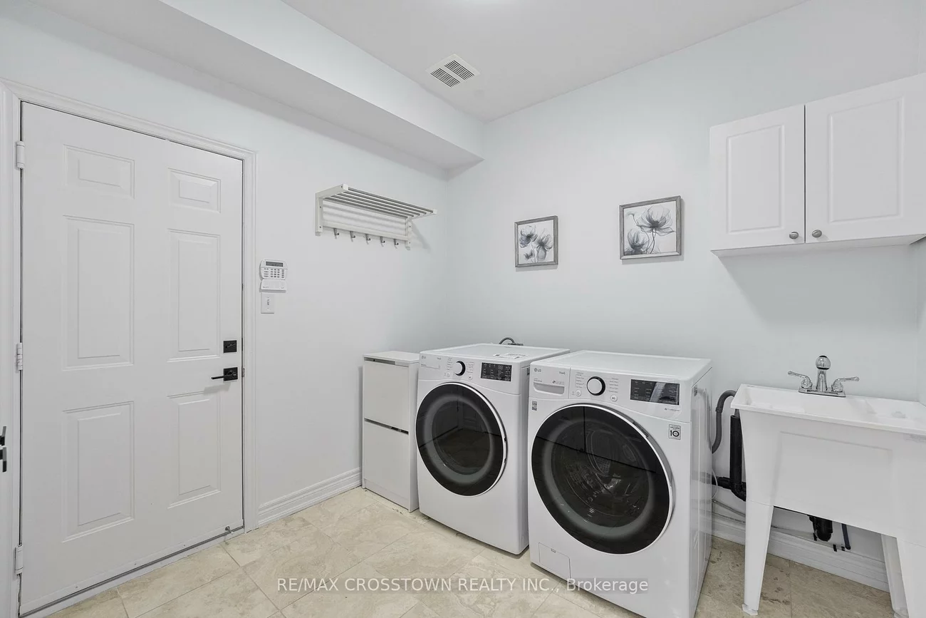 24, Windsor, Innis-Shore, Barrie