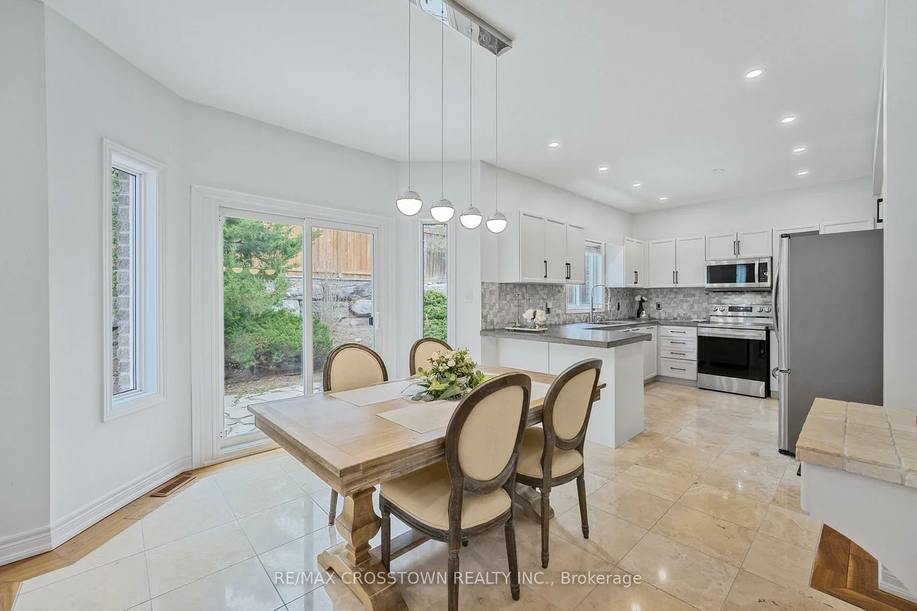 24, Windsor, Innis-Shore, Barrie
