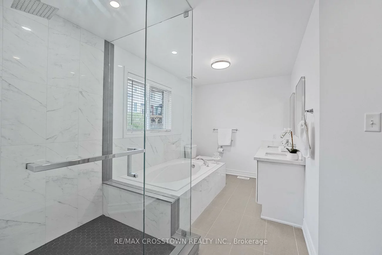 24, Windsor, Innis-Shore, Barrie