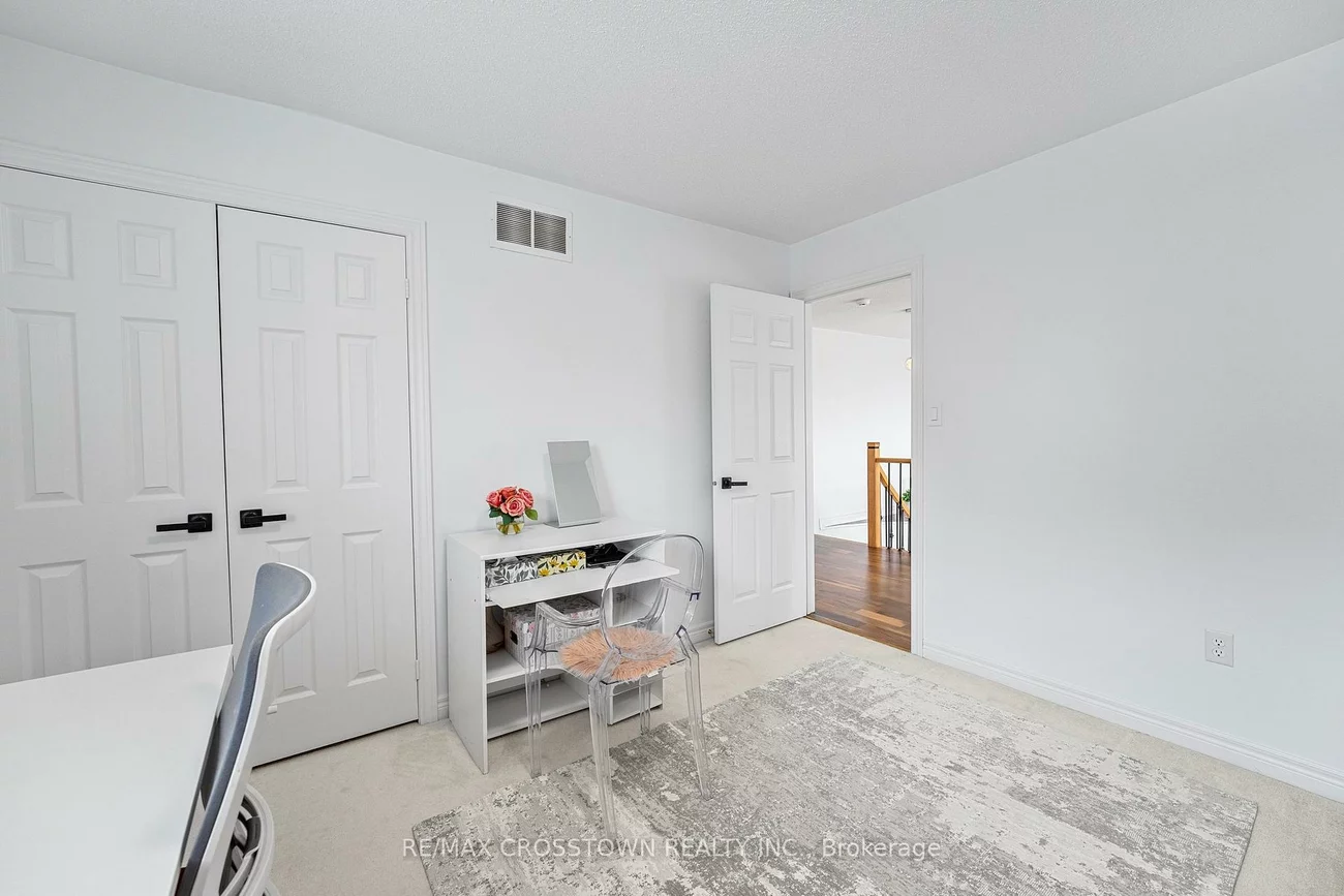 24, Windsor, Innis-Shore, Barrie