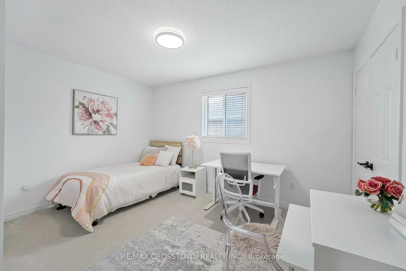 24, Windsor, Innis-Shore, Barrie
