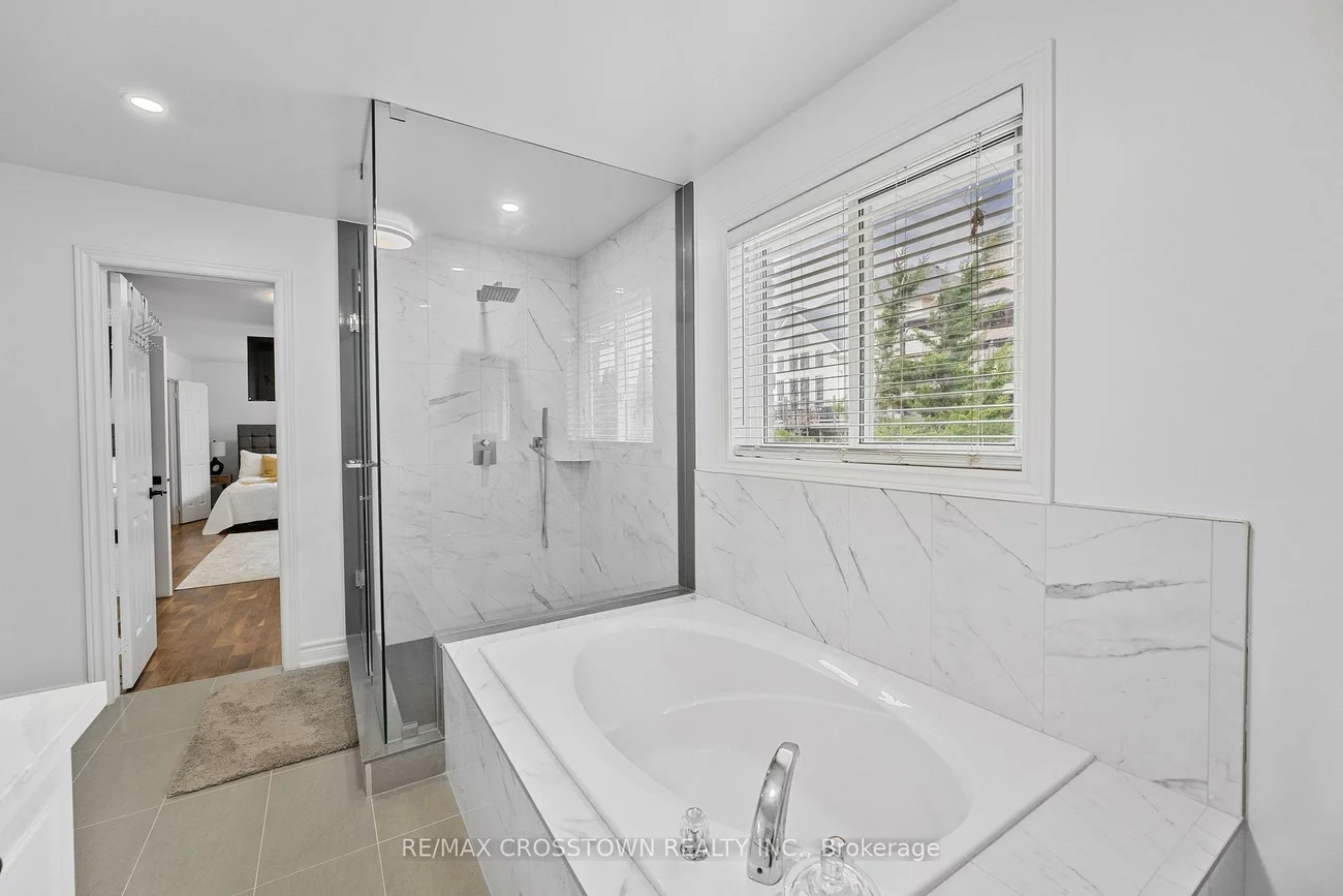 24, Windsor, Innis-Shore, Barrie