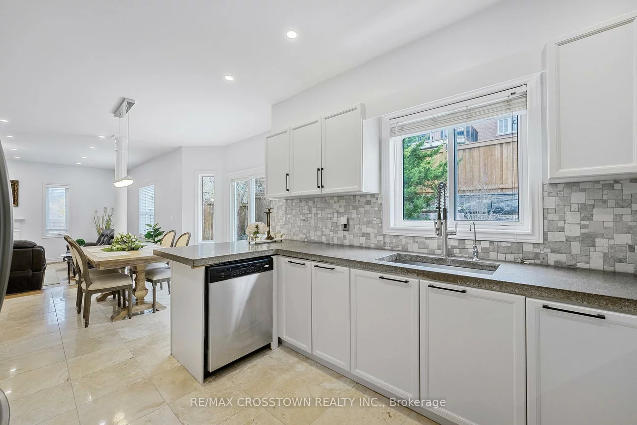 24, Windsor, Innis-Shore, Barrie