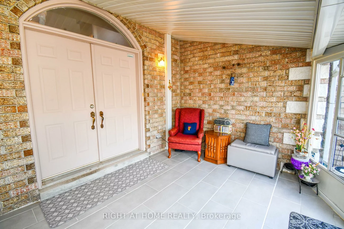 11, Thackeray, Letitia Heights, Barrie