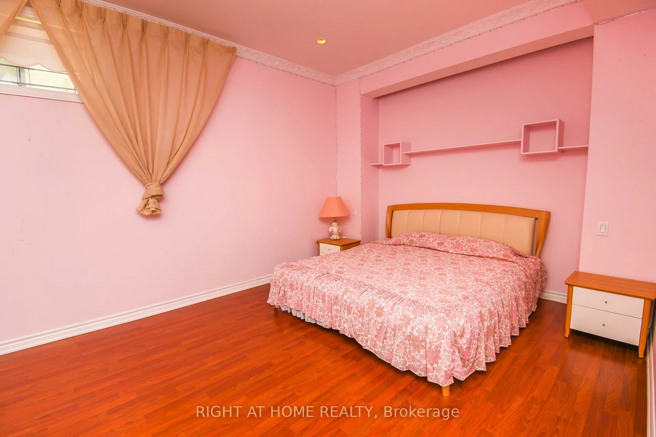 11, Thackeray, Letitia Heights, Barrie