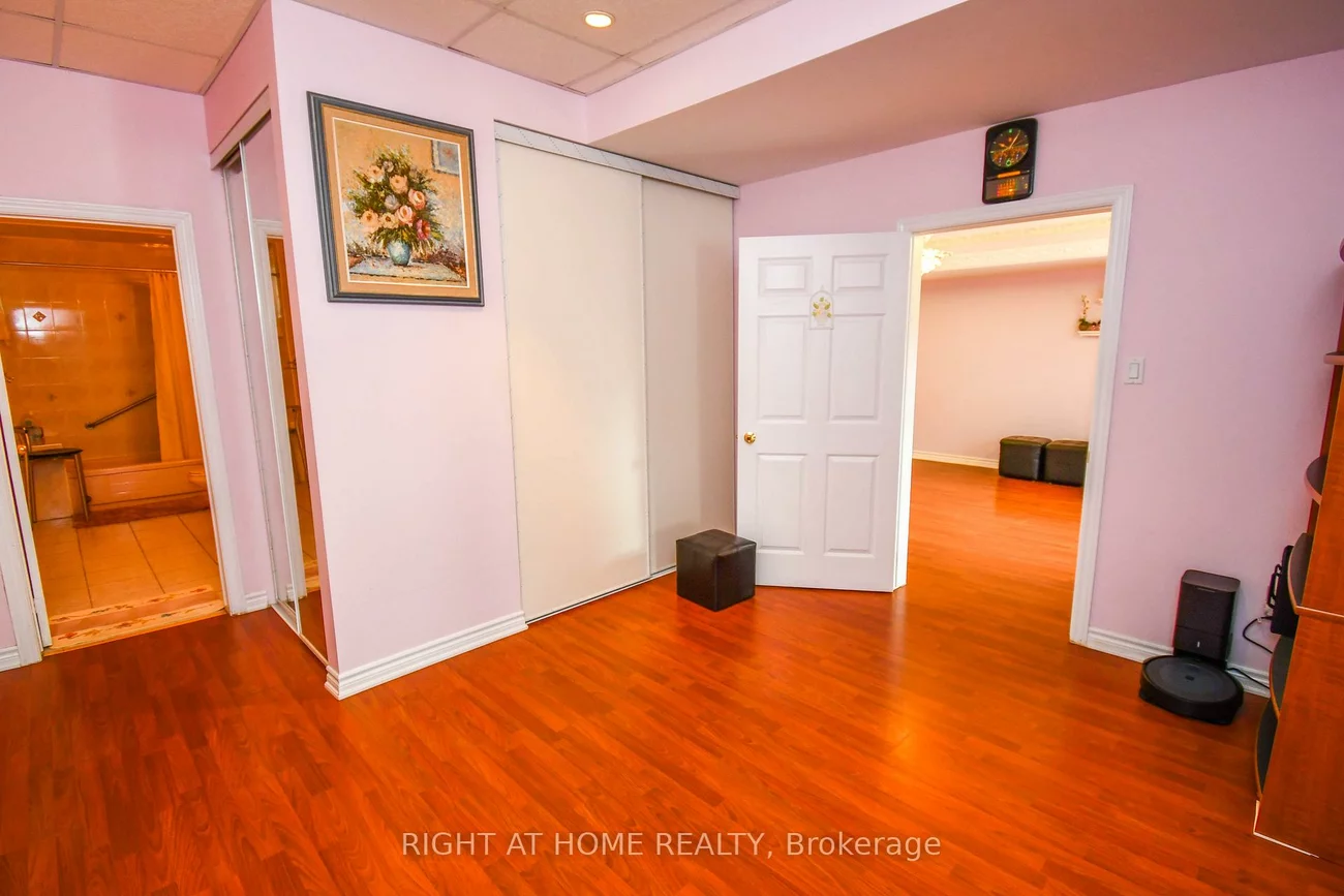 11, Thackeray, Letitia Heights, Barrie