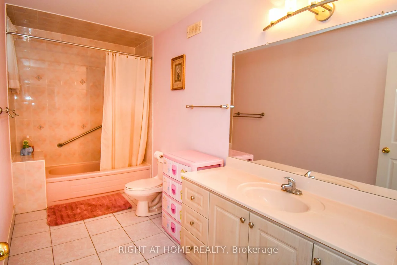 11, Thackeray, Letitia Heights, Barrie