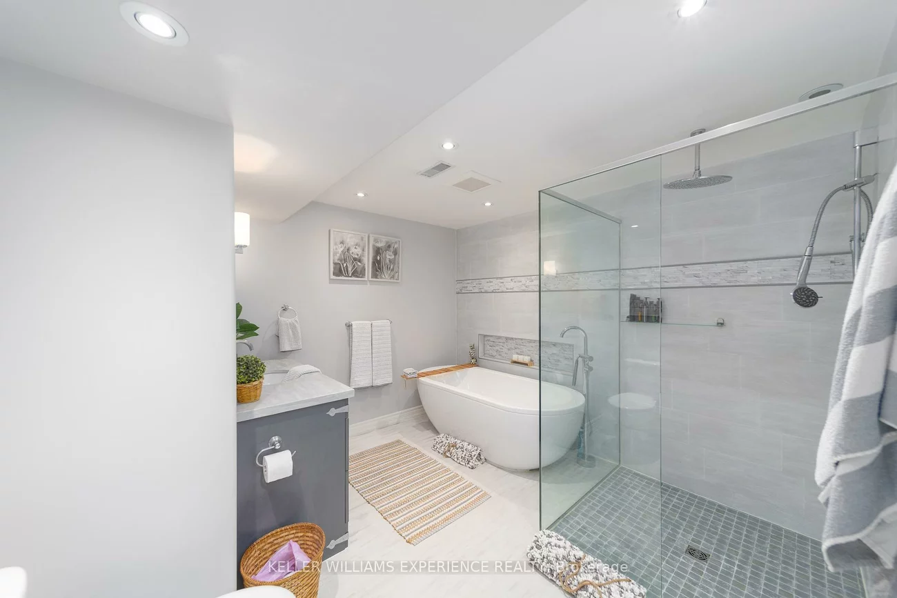 41, THRUSHWOOD, Holly, Barrie
