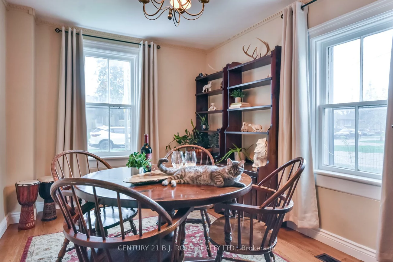 86, Henry, Queen's Park, Barrie