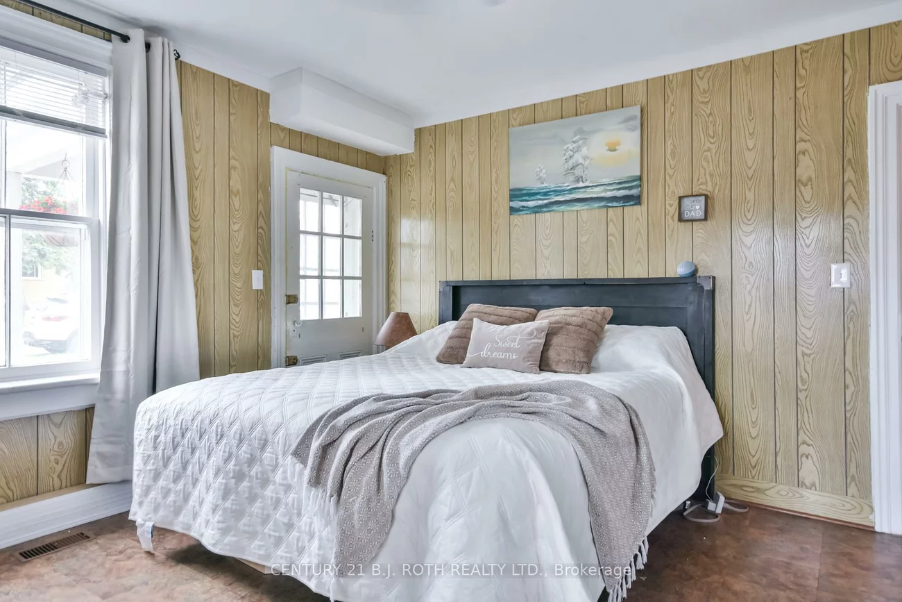 86, Henry, Queen's Park, Barrie