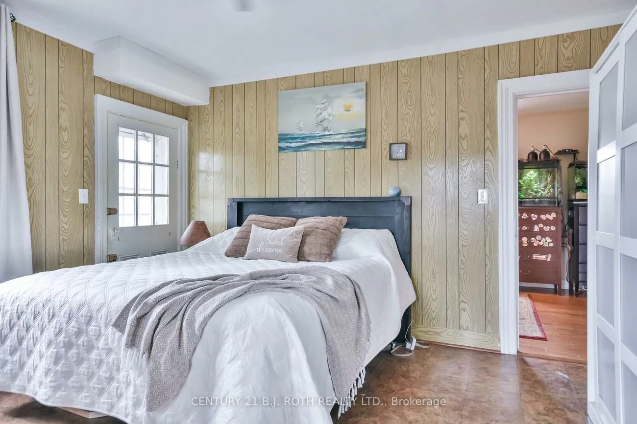 86, Henry, Queen's Park, Barrie