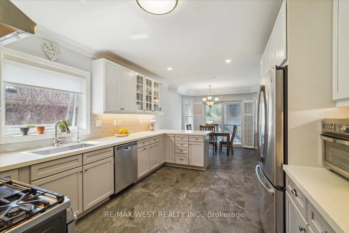 55, Burns, Letitia Heights, Barrie