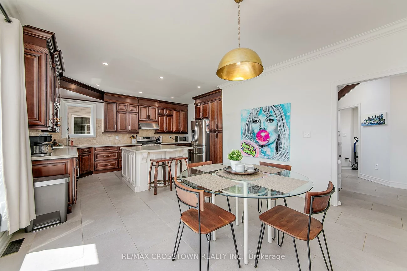 108, Succession, Innis-Shore, Barrie