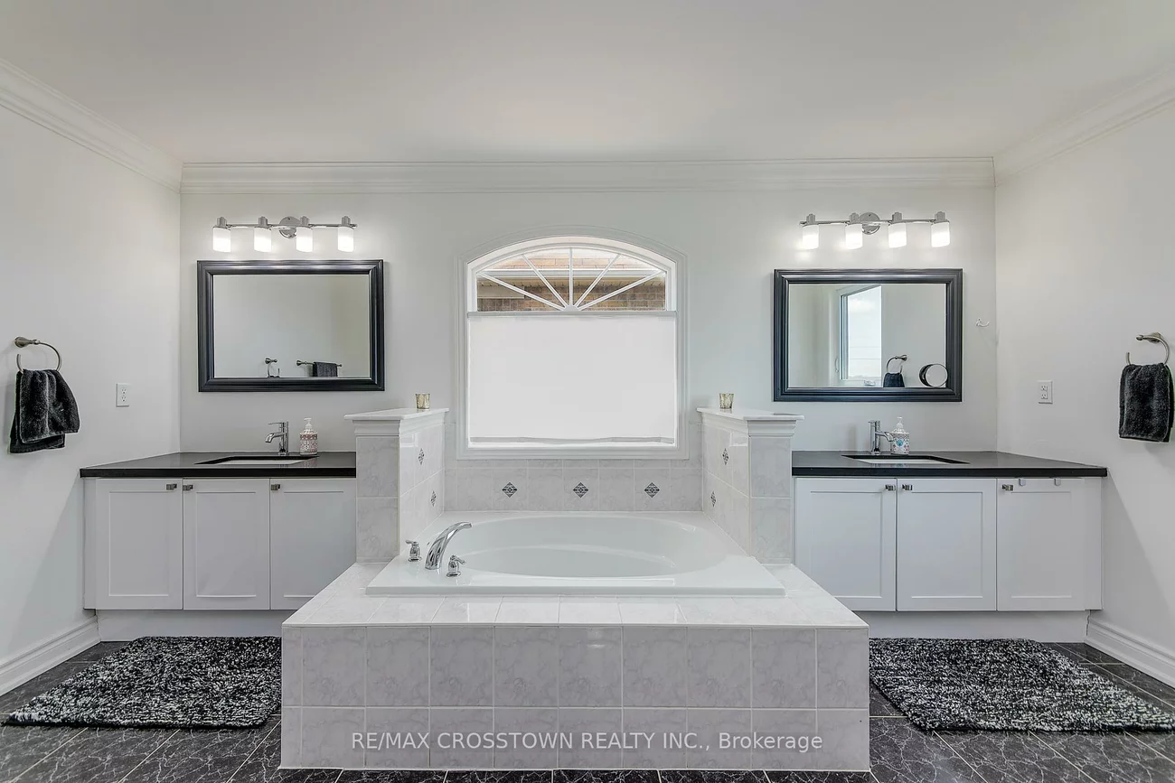 108, Succession, Innis-Shore, Barrie