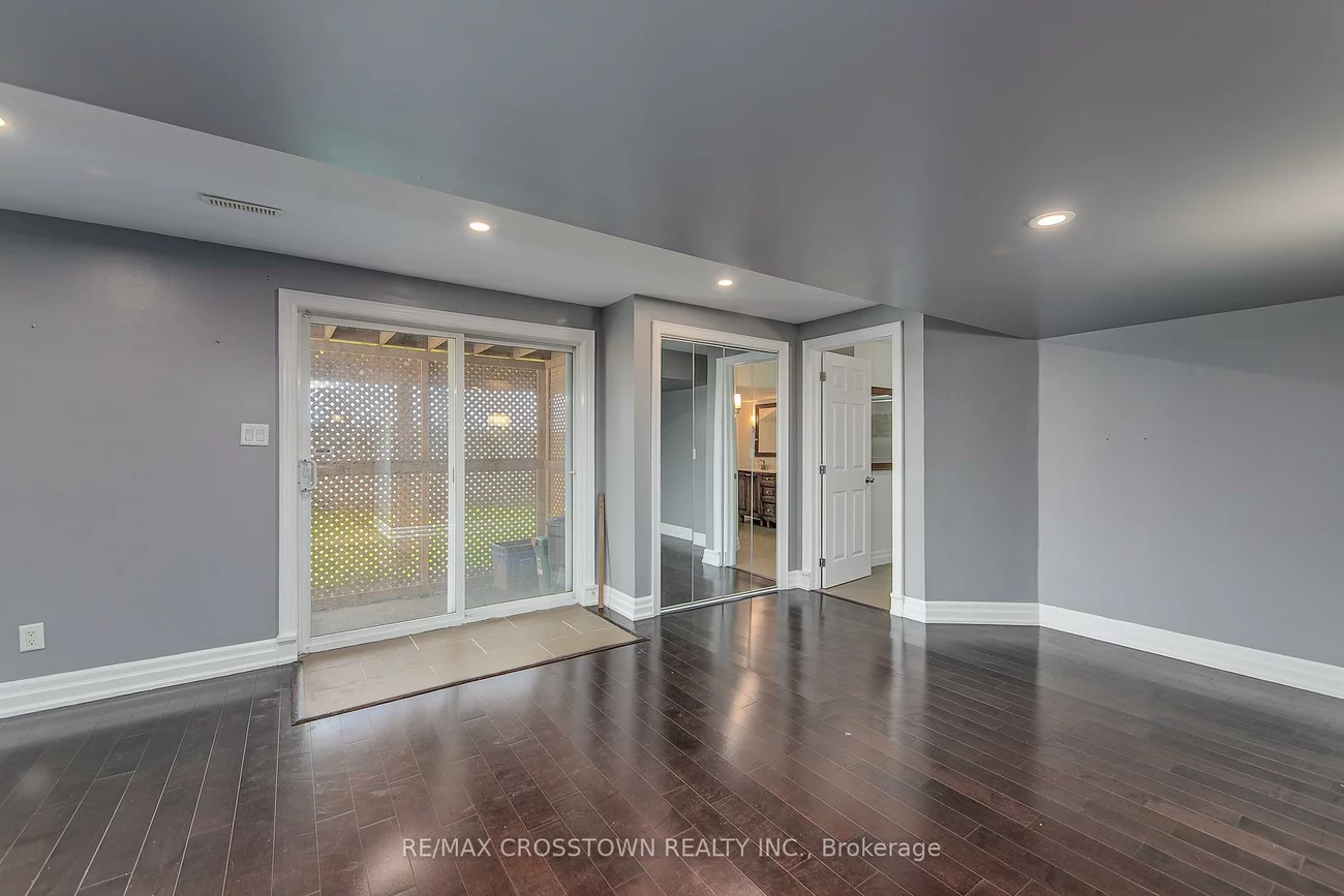 108, Succession, Innis-Shore, Barrie