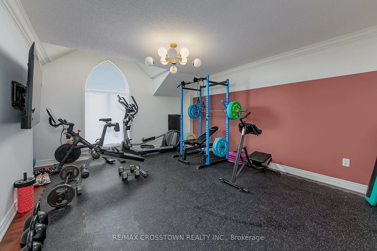 108, Succession, Innis-Shore, Barrie