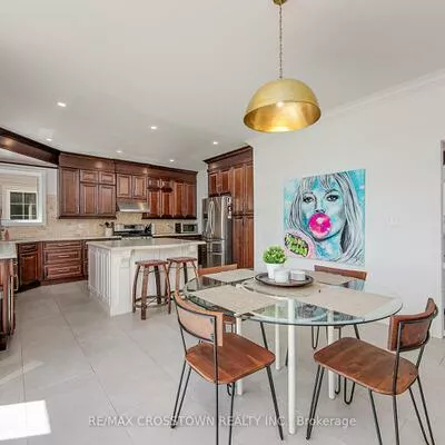108, Succession, Innis-Shore, Barrie
