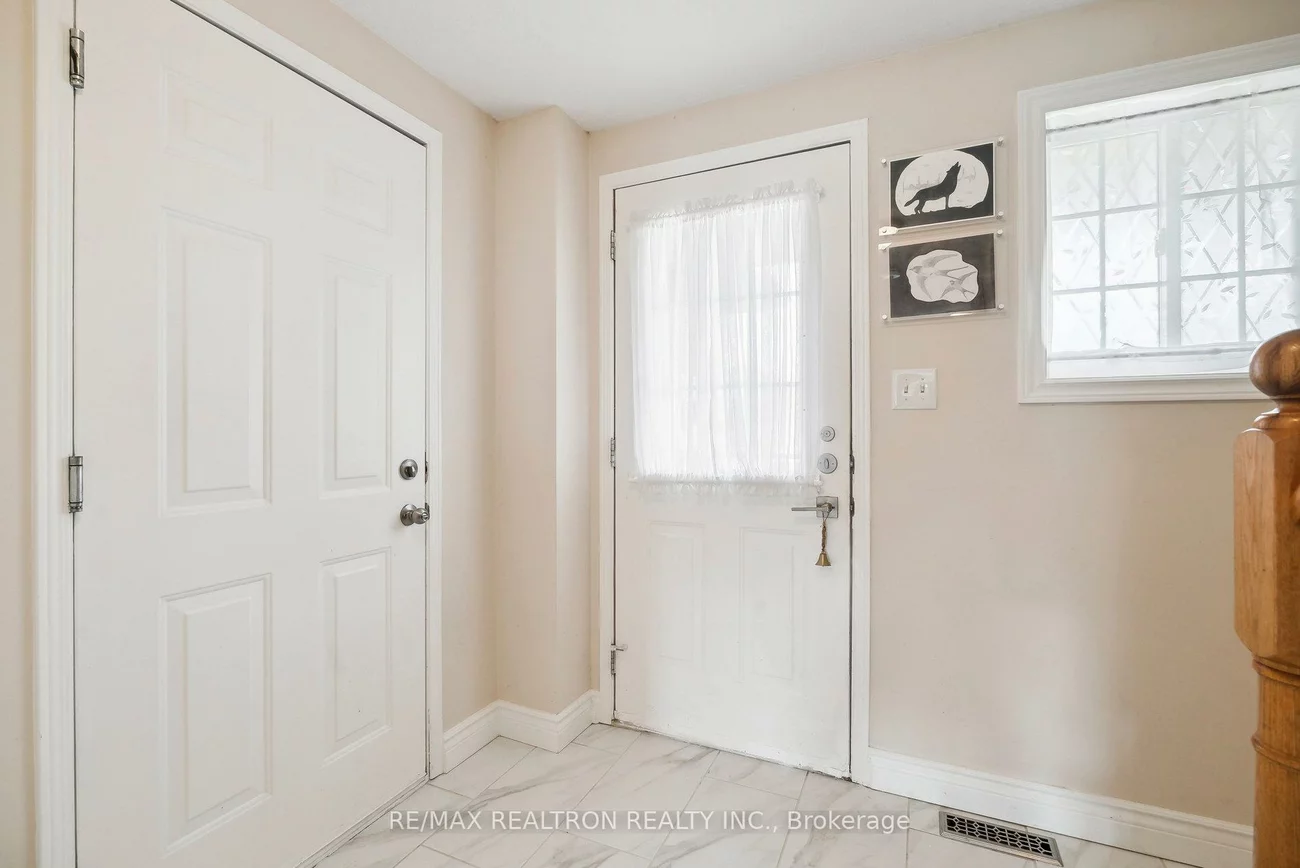 9, Epsom, Georgian Drive, Barrie