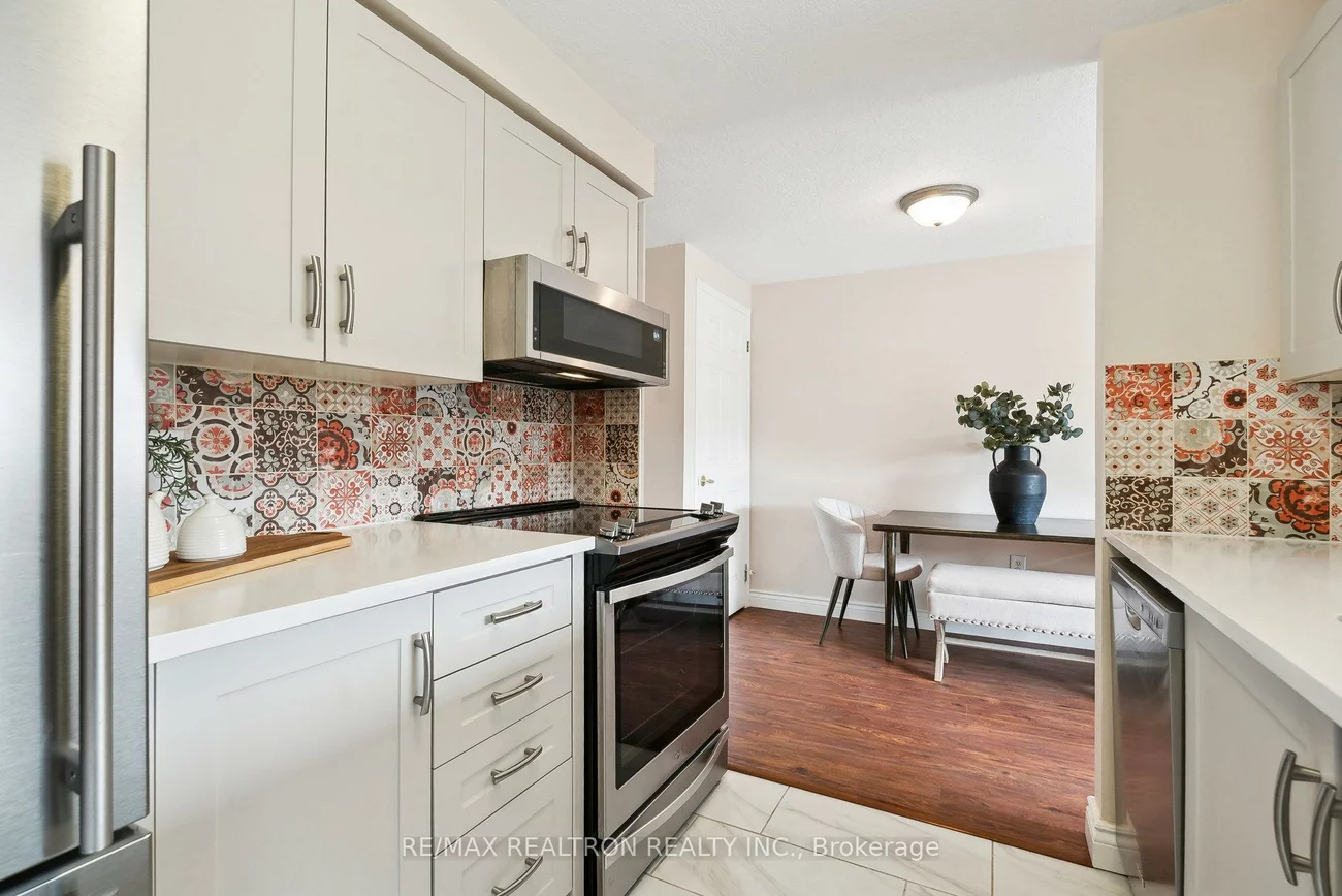 9, Epsom, Georgian Drive, Barrie